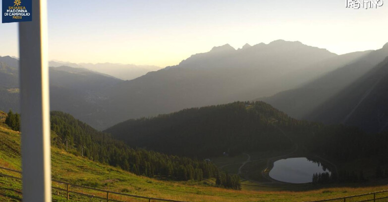Webcam Pinzolo - Rifugio Doss del Sabion - 2100m