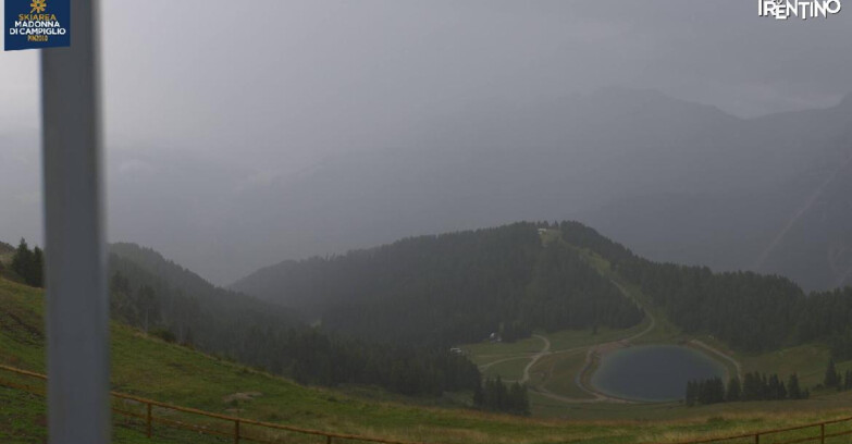 Webcam Pinzolo - Rifugio Doss del Sabion - 2100m