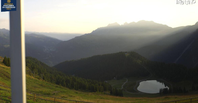 Webcam Pinzolo - Rifugio Doss del Sabion - 2100m