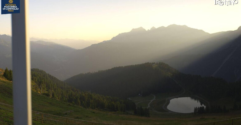 Webcam Pinzolo - Rifugio Doss del Sabion - 2100m