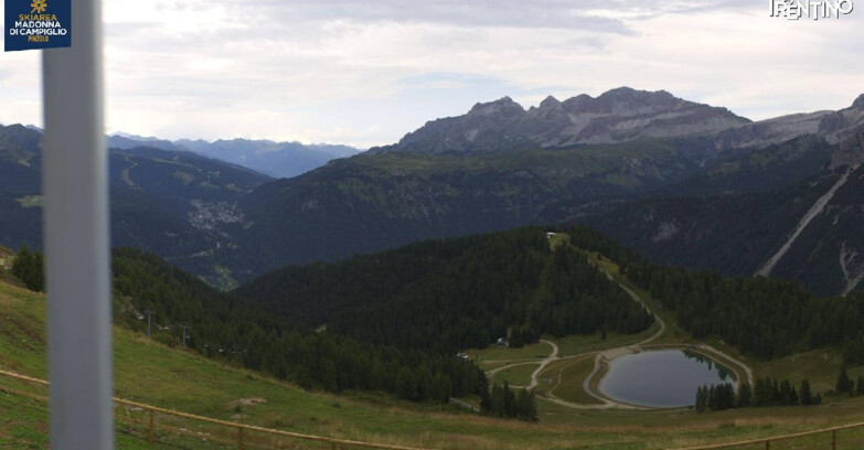 Webcam Pinzolo - Rifugio Doss del Sabion - 2100m