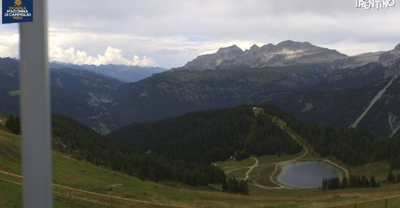 Webcam Pinzolo - Rifugio Doss del Sabion - 2100m