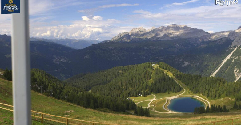 Webcam Pinzolo - Rifugio Doss del Sabion - 2100m