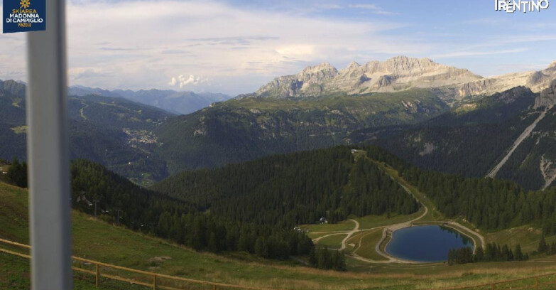 Webcam Pinzolo - Rifugio Doss del Sabion - 2100m