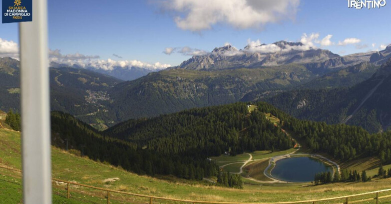 Webcam Pinzolo - Rifugio Doss del Sabion - 2100m