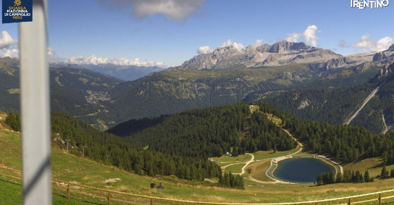 Webcam Pinzolo - Rifugio Doss del Sabion - 2100m