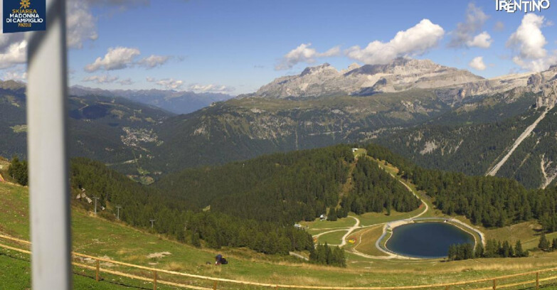 Webcam Pinzolo - Rifugio Doss del Sabion - 2100m