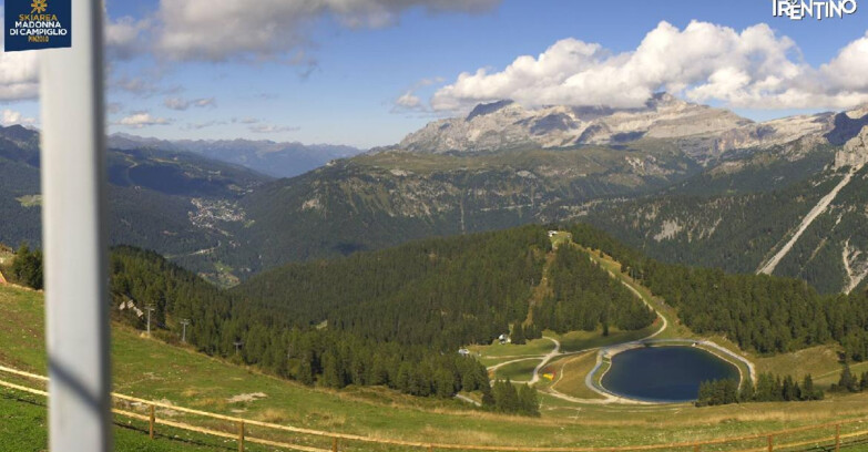 Webcam Pinzolo - Rifugio Doss del Sabion - 2100m