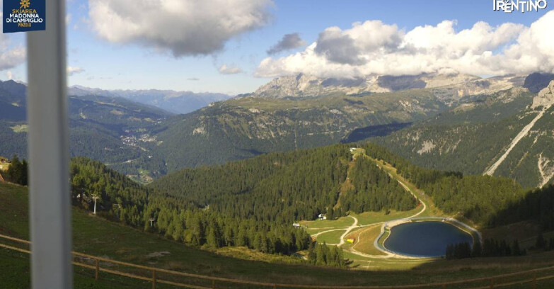 Webcam Pinzolo - Rifugio Doss del Sabion - 2100m