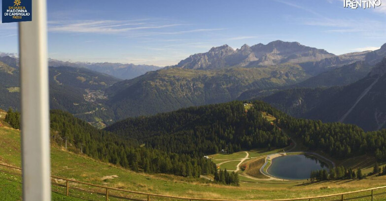Webcam Pinzolo - Rifugio Doss del Sabion - 2100m