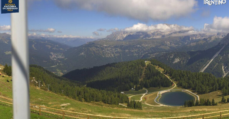 Webcam Pinzolo - Rifugio Doss del Sabion - 2100m