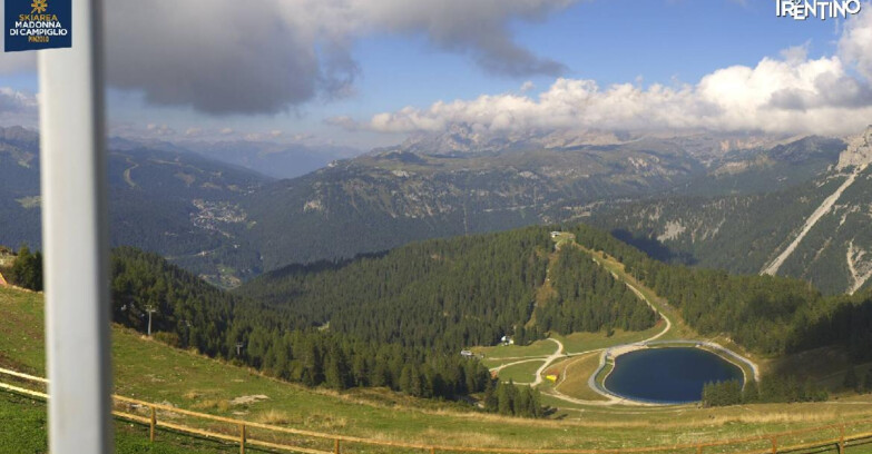 Webcam Pinzolo - Rifugio Doss del Sabion - 2100m