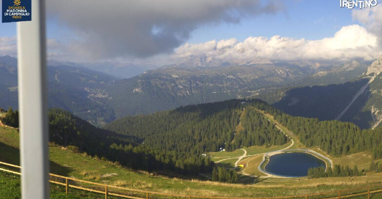 Webcam Pinzolo - Rifugio Doss del Sabion - 2100m