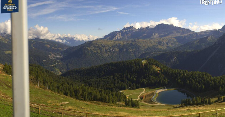 Webcam Pinzolo - Rifugio Doss del Sabion - 2100m
