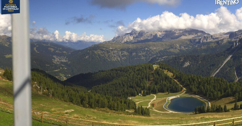 Webcam Pinzolo - Rifugio Doss del Sabion - 2100m