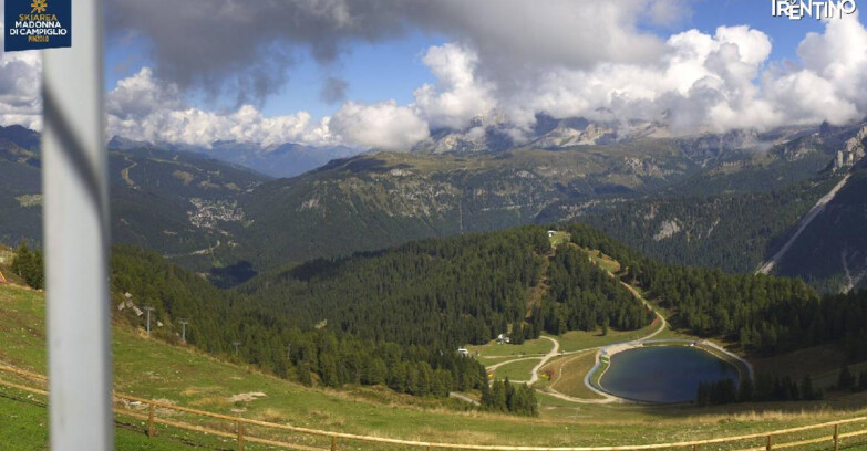 Webcam Pinzolo - Rifugio Doss del Sabion - 2100m