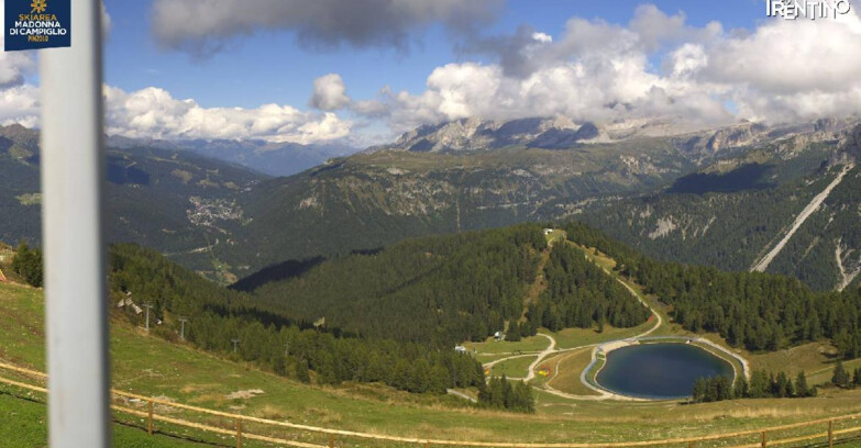 Webcam Pinzolo - Rifugio Doss del Sabion - 2100m