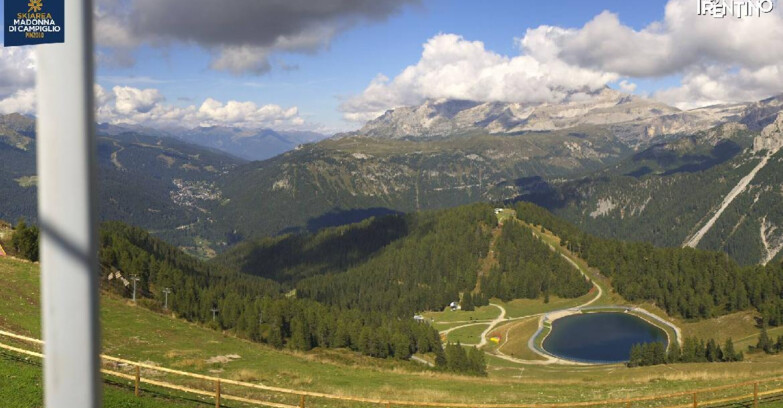 Webcam Pinzolo - Rifugio Doss del Sabion - 2100m
