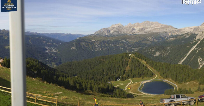 Webcam Pinzolo - Rifugio Doss del Sabion - 2100m