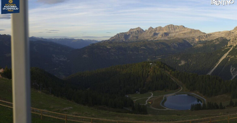 Webcam Pinzolo - Rifugio Doss del Sabion - 2100m