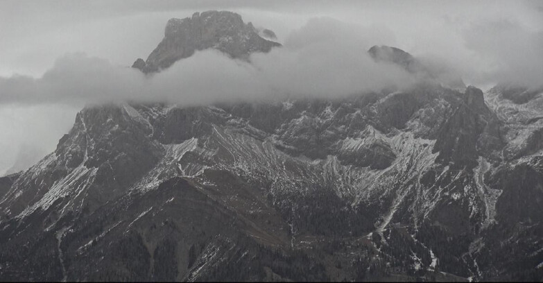 Webcam Сан-Мартино-ди-Кастроцца - Пассо-Ролле - Pale di San Martino