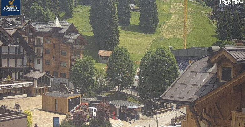 Webcam Madonna di Campiglio (Skiarea Campiglio Dolomiti di Brenta - Val di Sole Val Rendena) - Madonna di Campiglio