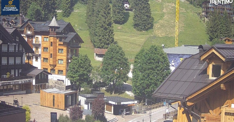 Webcam Madonna di Campiglio (Skiarea Campiglio Dolomiti di Brenta - Val di Sole Val Rendena) - Madonna di Campiglio