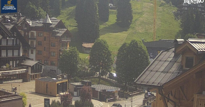 Webcam Madonna di Campiglio (Skiarea Campiglio Dolomiti di Brenta - Val di Sole Val Rendena) - Madonna di Campiglio