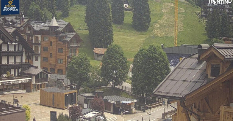 Webcam Madonna di Campiglio (Skiarea Campiglio Dolomiti di Brenta - Val di Sole Val Rendena) - Madonna di Campiglio