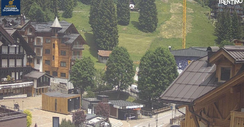 Webcam Madonna di Campiglio (Skiarea Campiglio Dolomiti di Brenta - Val di Sole Val Rendena) - Madonna di Campiglio