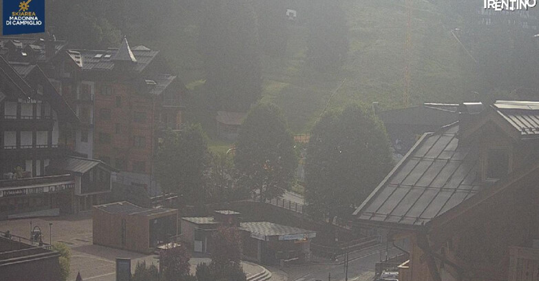 Webcam Madonna di Campiglio (Skiarea Campiglio Dolomiti di Brenta - Val di Sole Val Rendena) - Madonna di Campiglio