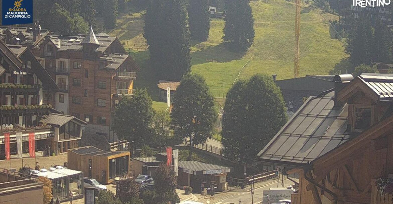 Webcam Madonna di Campiglio (Skiarea Campiglio Dolomiti di Brenta - Val di Sole Val Rendena) - Madonna di Campiglio