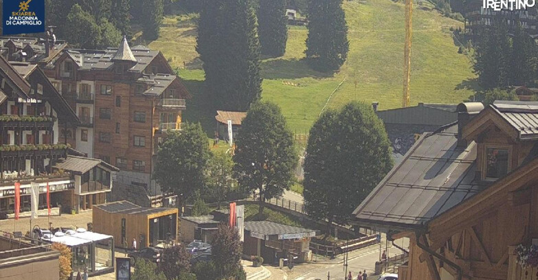 Webcam Madonna di Campiglio (Skiarea Campiglio Dolomiti di Brenta - Val di Sole Val Rendena) - Madonna di Campiglio