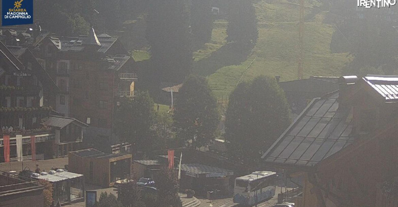 Webcam Madonna di Campiglio (Skiarea Campiglio Dolomiti di Brenta - Val di Sole Val Rendena) - Madonna di Campiglio