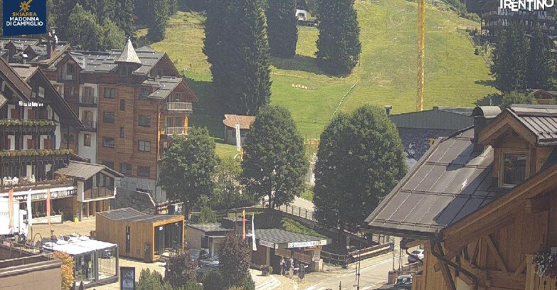 Webcam Madonna di Campiglio (Skiarea Campiglio Dolomiti di Brenta - Val di Sole Val Rendena) - Madonna di Campiglio