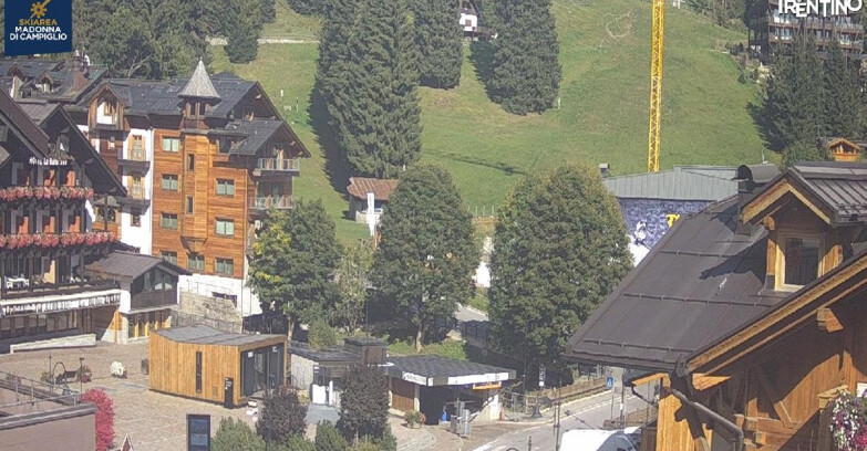 Webcam Madonna di Campiglio (Skiarea Campiglio Dolomiti di Brenta - Val di Sole Val Rendena) - Madonna di Campiglio