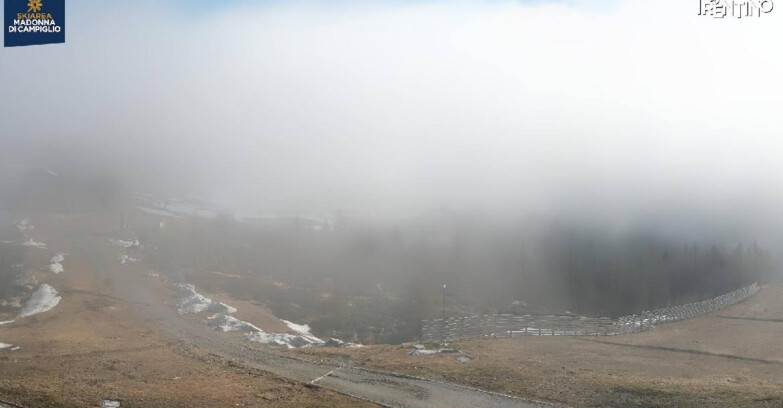 Webcam Madonna di Campiglio (Skiarea Campiglio Dolomiti di Brenta - Val di Sole Val Rendena) - Rifugio Viviani