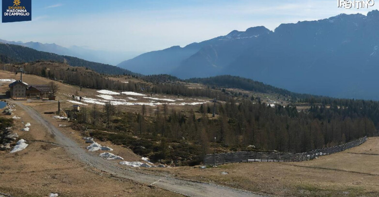 Webcam Madonna di Campiglio (Skiarea Campiglio Dolomiti di Brenta - Val di Sole Val Rendena) - Rifugio Viviani