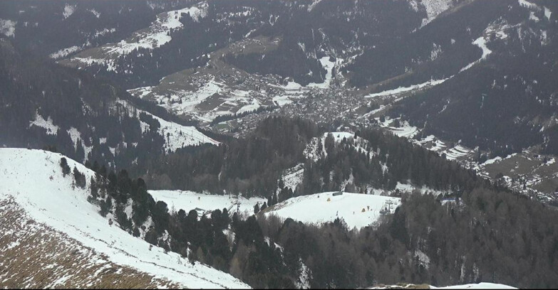 Webcam Pozza di Fassa-Aloch-Buffaure  - Sasso Lungo und Sasso Piatto