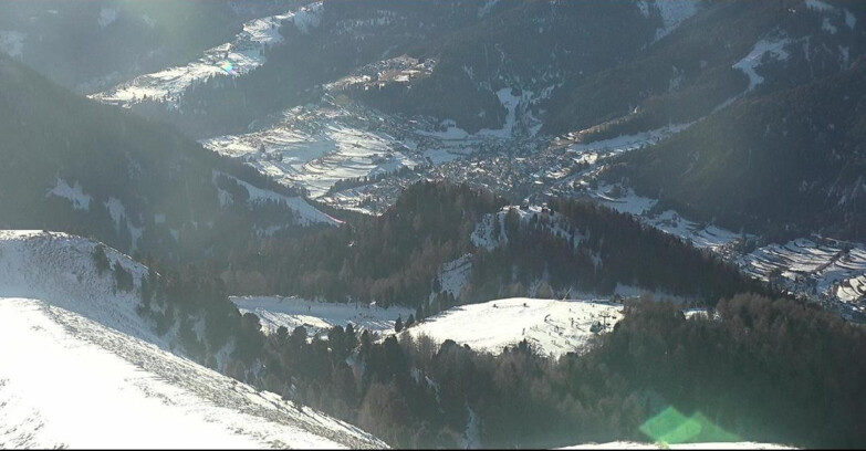 Webcam Pozza di Fassa-Aloch-Buffaure  - Sasso Lungo e Sasso Piatto visti da Buffaure