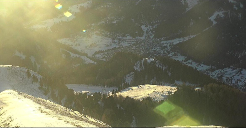 Webcam Pozza di Fassa-Aloch-Buffaure  - Sasso Lungo e Sasso Piatto visti da Buffaure