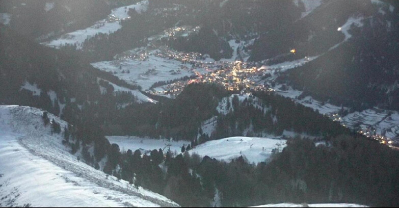 Webcam Pozza di Fassa-Aloch-Buffaure  - Sasso Lungo e Sasso Piatto visti da Buffaure