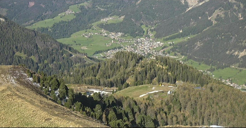 Webcam Pozza di Fassa-Aloch-Buffaure  - Sasso Lungo e Sasso Piatto visti da Buffaure