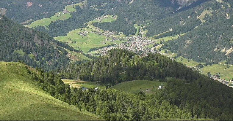 Webcam Pozza di Fassa-Aloch-Buffaure  - Sasso Lungo e Sasso Piatto visti da Buffaure
