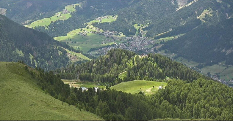 Webcam Pozza di Fassa-Aloch-Buffaure  - Sasso Lungo e Sasso Piatto visti da Buffaure