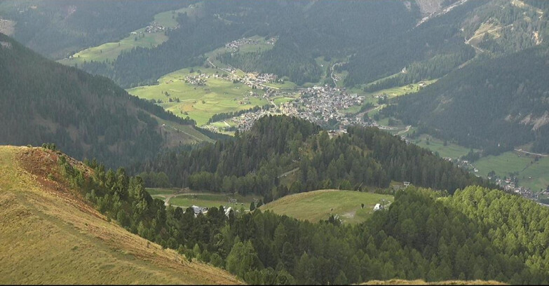 Webcam Pozza di Fassa-Aloch-Buffaure - Sasso Lungo e Sasso Piatto visti da Buffaure