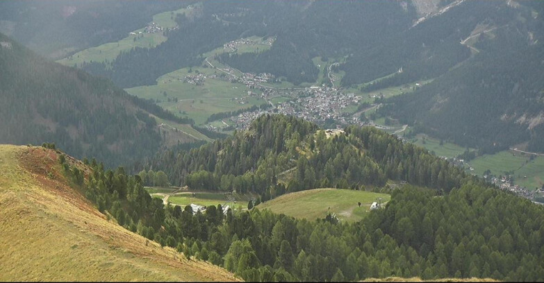 Webcam Pozza di Fassa-Aloch-Buffaure - Sasso Lungo e Sasso Piatto visti da Buffaure