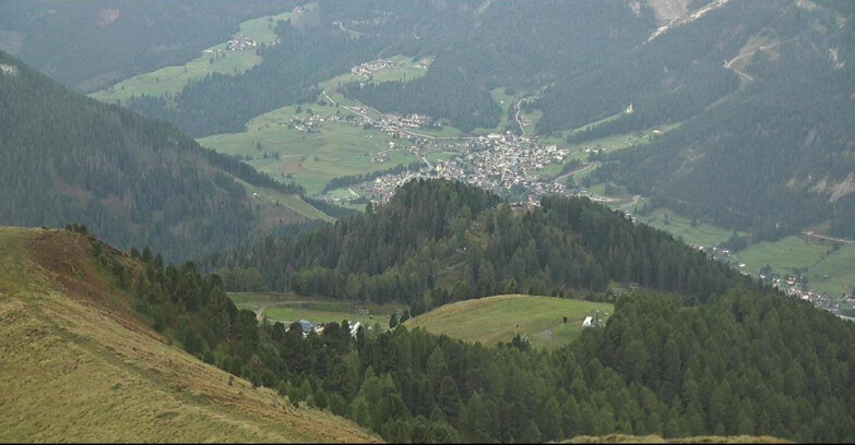 Webcam Pozza di Fassa-Aloch-Buffaure - Sasso Lungo e Sasso Piatto visti da Buffaure