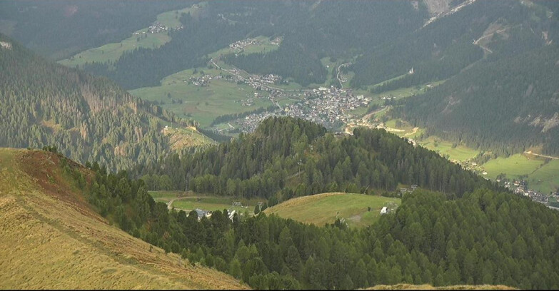 Webcam Pozza di Fassa-Aloch-Buffaure - Sasso Lungo e Sasso Piatto visti da Buffaure