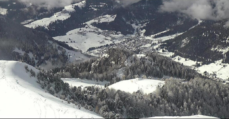 Webcam Pozza di Fassa-Aloch-Buffaure - Sasso Lungo e Sasso Piatto visti da Buffaure